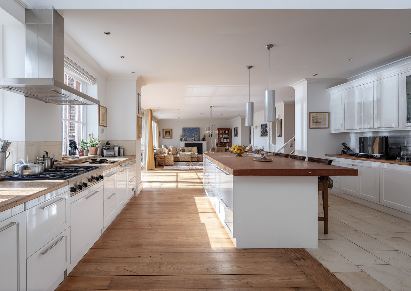 Real Estate Photographer: Key to Faster Property Sales